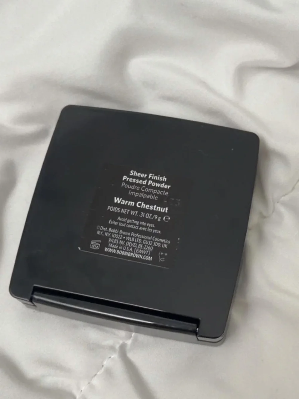 Bobbi Brown Sheer Finish Pressed Powder in Warm Chestnut